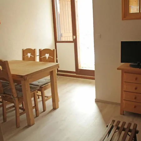 Studio Chatel, 1 Piece, 4 Personnes - Fr-1-200-172 Apartment